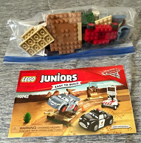 LEGO Juniors Cars 3 10742 Willy's Butte Speed Training complete w/manual