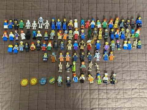 94 Lego Minifigures Lot Plus 4 Dimensions Plates Authentic Legos