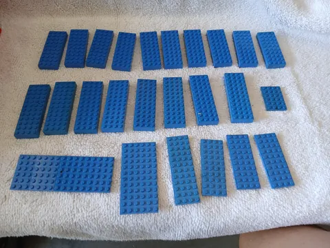 LEGO Blue Lot Of 25 Pieces Thin & Thick Base Brick