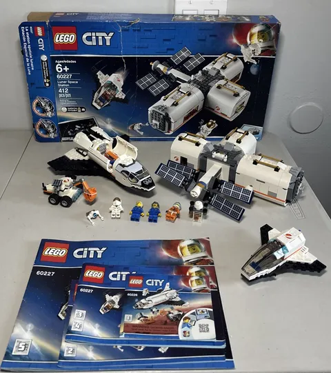 LEGO City: Lunar Space Station (60227) 98% Complete W/ Instructions
