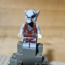 LEGO Plastic Wolf/Beast Warrior Minifigure White Helmet & Red Armor Torso