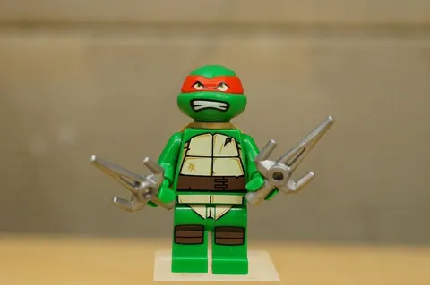 LEGO TMNT Minifigure Toy Raphael Gritted Teeth tnt008 Turtle Lair 79103