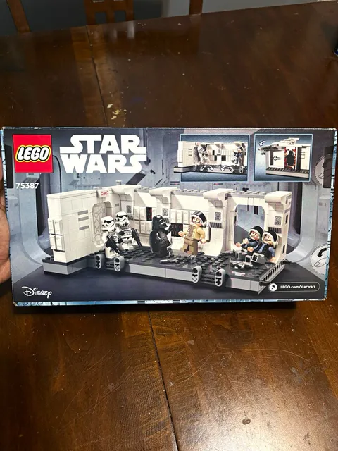 LEGO Star Wars 75387 Boarding the Tantive IV 502pcs Age 8+ Exclusive Minifig