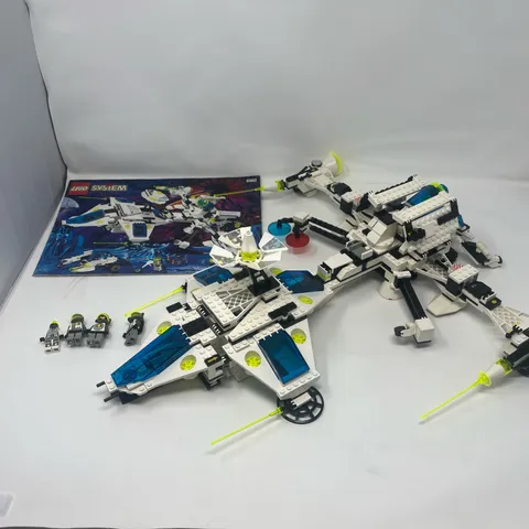 LEGO Space: Explorien Starship (6982)