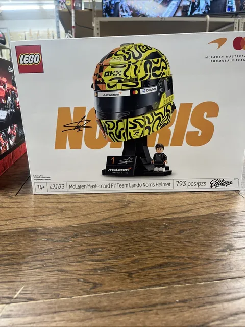 Lego Editions: McLaren Mastercard F1 Team Lando Norris Helmet (#43023) | *NEW*