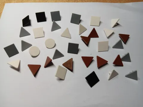 LEGO BULK LOT OF 35 CLIP ON BLANK SIGNS TRIANGLE SQUARE 2X2 MIXED COLORS