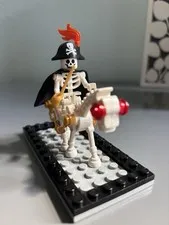 Lego Skeleton Fantasy Era Skull Minifigure With Pirate Bicorne Hat
