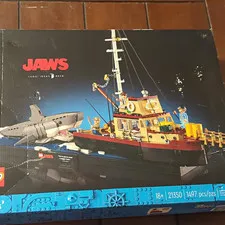LEGO Ideas Jaws 21350 1497 pcs 18+ Display Stand Included Box