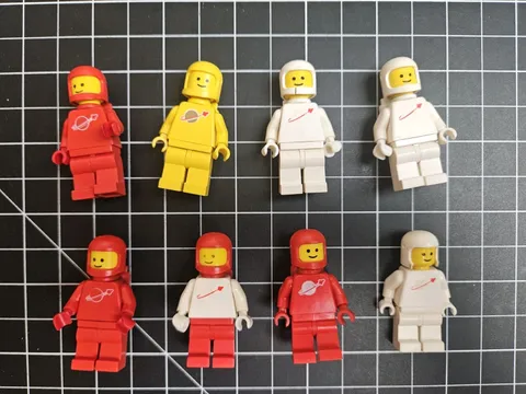 LEGO Vintage Classic Space Minifigure Lot Of 7.5
