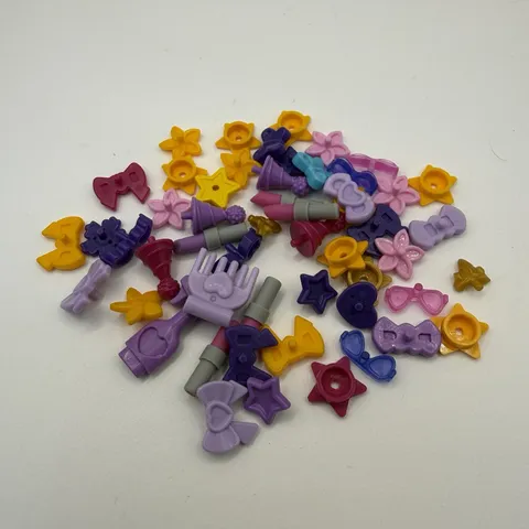 LEGO Lot of Assorted Friends Minifigure Accessories Bow Hat Stars Glasses 003