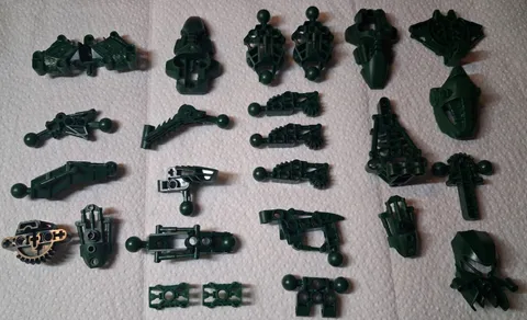 BC Lego Lot 25 Dark Green Assorted Bionicle Parts Connectors Legs  Accessories