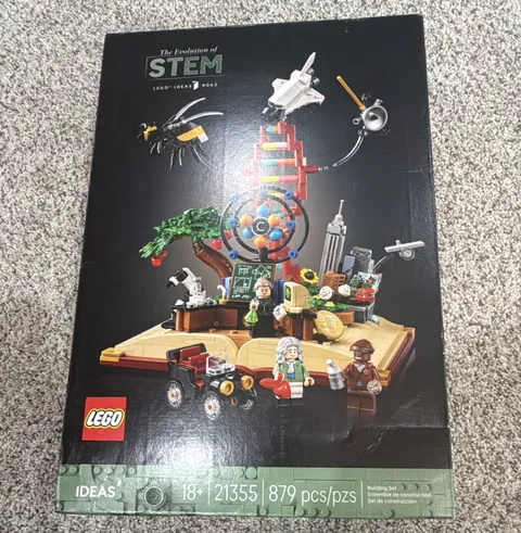 LEGO Ideas 21355 The Evolution of STEM Building Set 879pcs 18+
