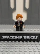 LEGO Minifig hp283 - Ron Weasley - Gryffindor Robe, Sweater, Shirt and Tie