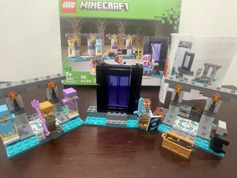LEGO Minecraft The Armory 21252 Set 203pcs w/ Minifigures Alex Steve 2024