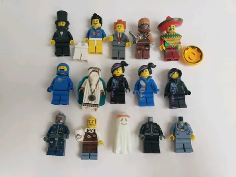 The LEGO Movie Minifigure Lot Read Description 