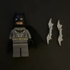 LEGO Batman Plastic Minifigure w/ Cape 2 Silver Batarang Accessories