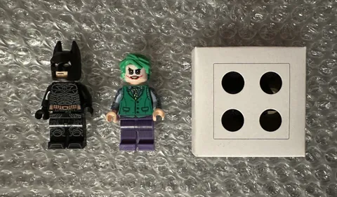New LEGO Batman & The Joker Minifigures  from set 76240 
