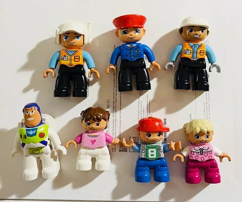 LEGO Toy Story Minifigures Lot of 7 incl. Buzz Lightyear Plastic Age 4+
