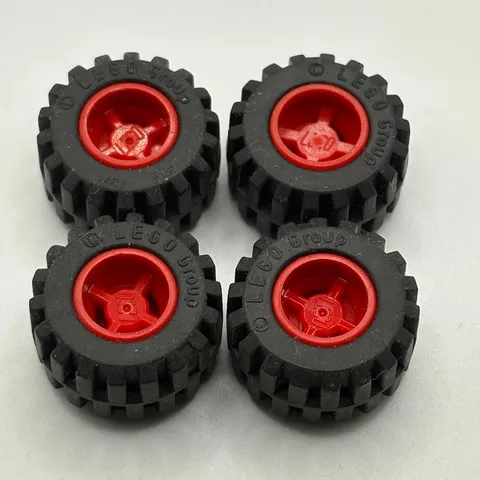 Lego Parts 6014bc05 (4pcs) Red - 21mm D. x 12mm Offset Tread.