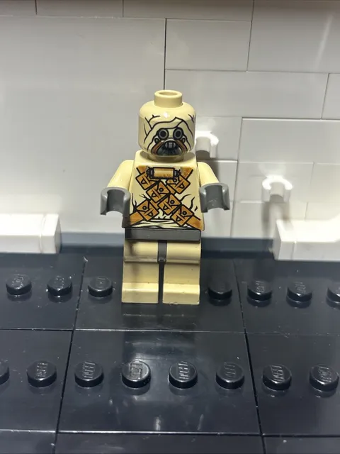 Lego Star Wars Minifigures - Original Tusken Raider 7113 sw0052