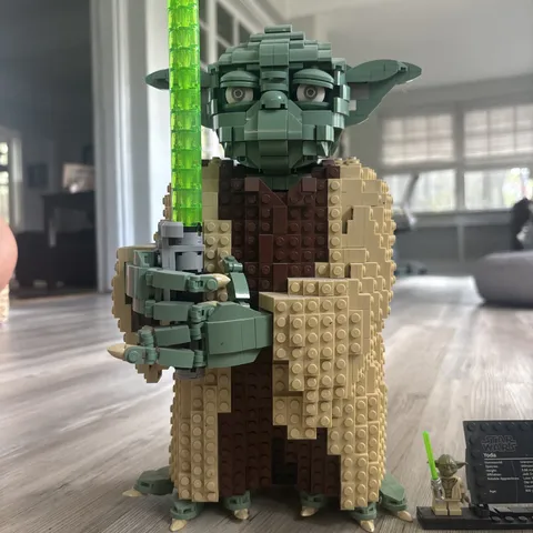 LEGO Star Wars: Yoda (75255)  Complete W/ Mini-Fig Retired NO BOX Or MANUAL 