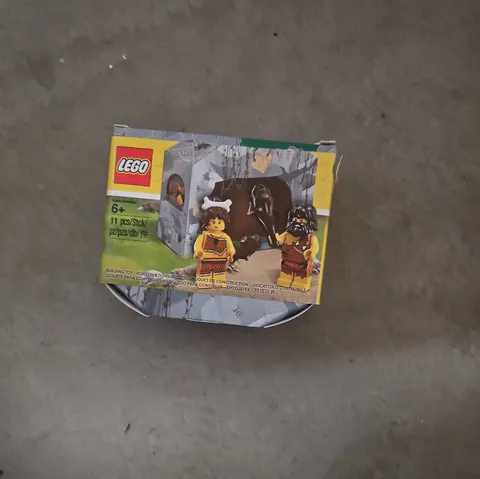 LEGO Promotional: Iconic Cave (5004936)