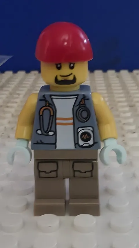 LEGO Jungle Explorer Medic Minifigure