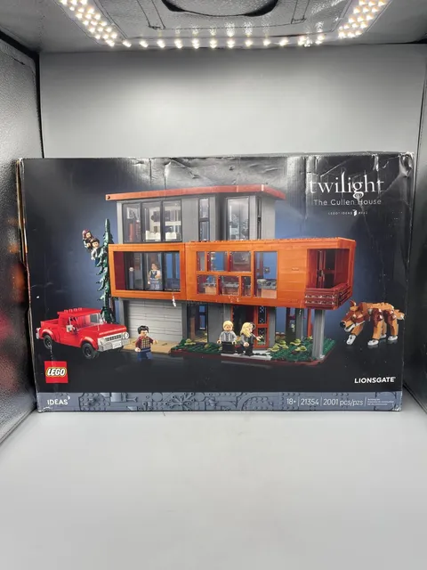Lego TWILIGHT: The Cullen House (21354) Brand New Open Box