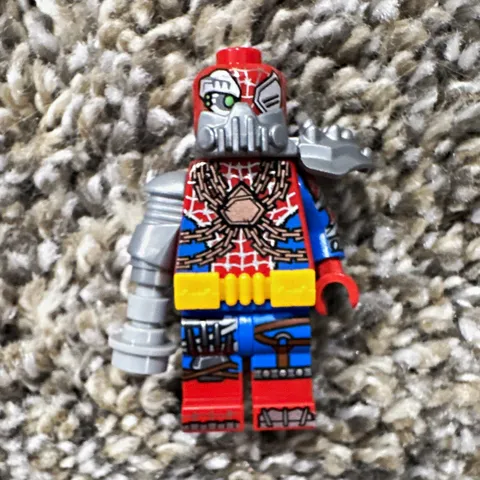 LEGO Marvel Spider-Man Minifigure with Mechanical Arm Accessory