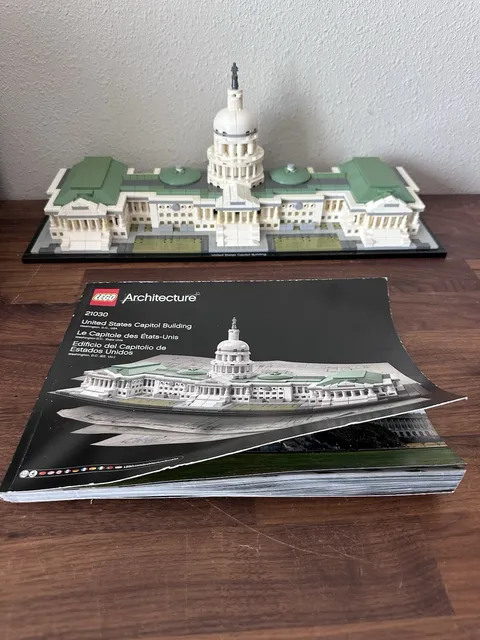 LEGO ARCHITECTURE: United States Capitol Building (21030)