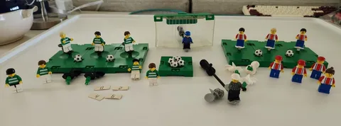 Lego Soccer Minifigures Lot With Base Plates & Soccer Balls