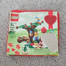 LEGO Romantic Valentine Picnic (40236) Limited Edition Retired Set