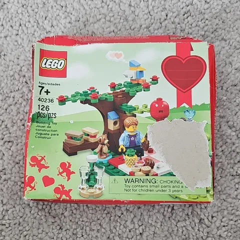 LEGO Romantic Valentine Picnic (40236) Limited Edition Retired Set