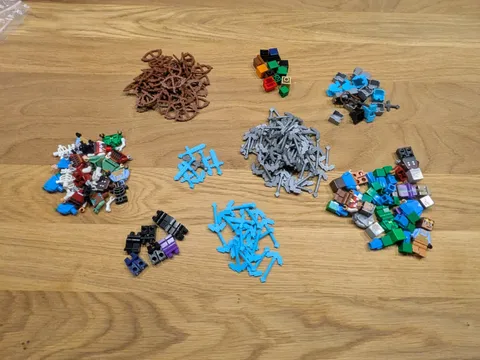 LEGO ® Minecraft parts huge bundle new minifigures accessories weapons tools