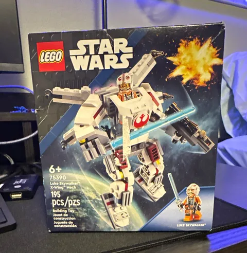 LEGO Star Wars 75390 Luke Skywalker X-Wing Mech 195pcs Building Set 6+