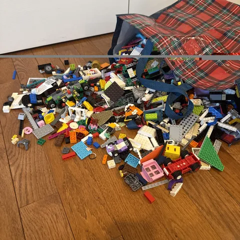 17 Pound Bag Of Assorted LEGO Lot
