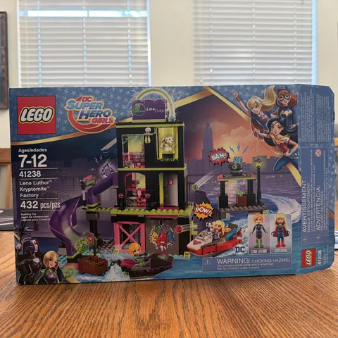 LEGO DC Superhero Girls Lena Luthor Kryptomite Factory 41238 OPEN BOX AND USED