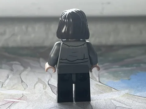 LEGO Star Wars Qi’ra figure - Yoda torso MISPRINT