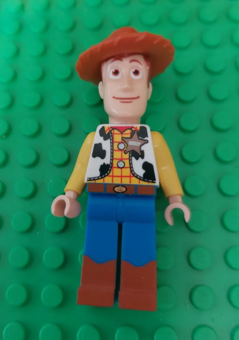 LEGO Woody Toy Story Disney 2010 Retired Cowboy Character Hat new w/o pack 2.75"