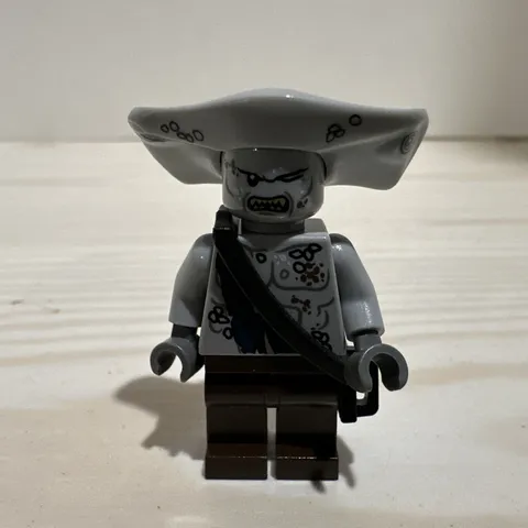 Genuine Vintage Lego Pirates Of The Caribbean Maccus Minifigure Black Pearl 4184