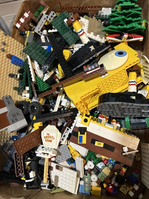 LEGO Lot SpongeBob– 3825, 3826 Winter Toy Shop 10199 And More