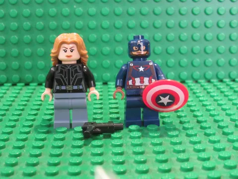 Lot 2 Lego Marvel Minifigs Captain America + Sharon Carter Agent 13 76051 CC38