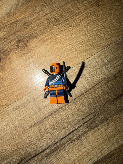 LEGO Deathstroke minifigure DC Super Heroes Batman 76034 sh0194