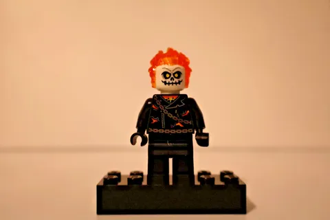 LEGO Ghost Rider Johnny Blaze Minifigure  Super Heroes sh267 76058