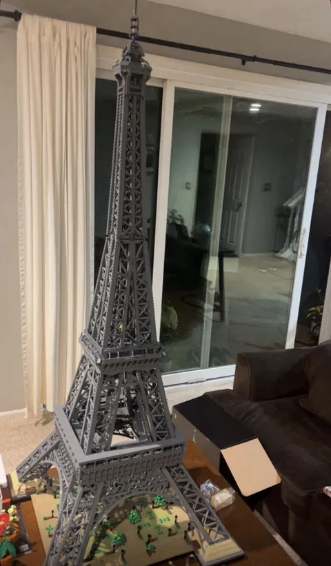 LEGO Icons Eiffel Tower 10307 Landmark Series Set, 10001 Pieces, 18+