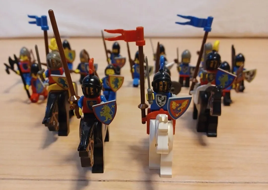 LEGO Minifigure Castle Knight Lot Set Bulk Sale