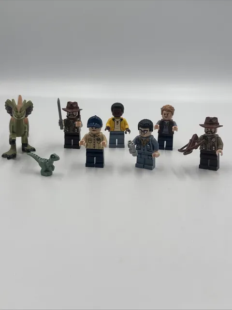 Lego Jurassic World Minifigures X 6 And 2 Dinos