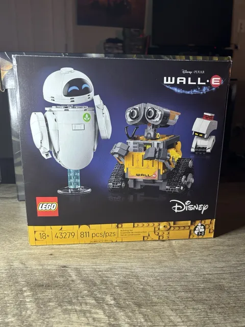 LEGO Disney Pixar WALL•E 43279 Complete Set 811 pcs Age 18+ w/ Box