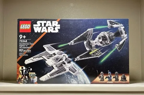 LEGO Star Wars 75348 Mandalorian Fang Fighter vs TIE Interceptor New Sealed