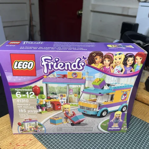 LEGO FRIENDS HEARTLAKE GIFT DELIVERY # 41310 NEW IN BOX SEALED RETIRED